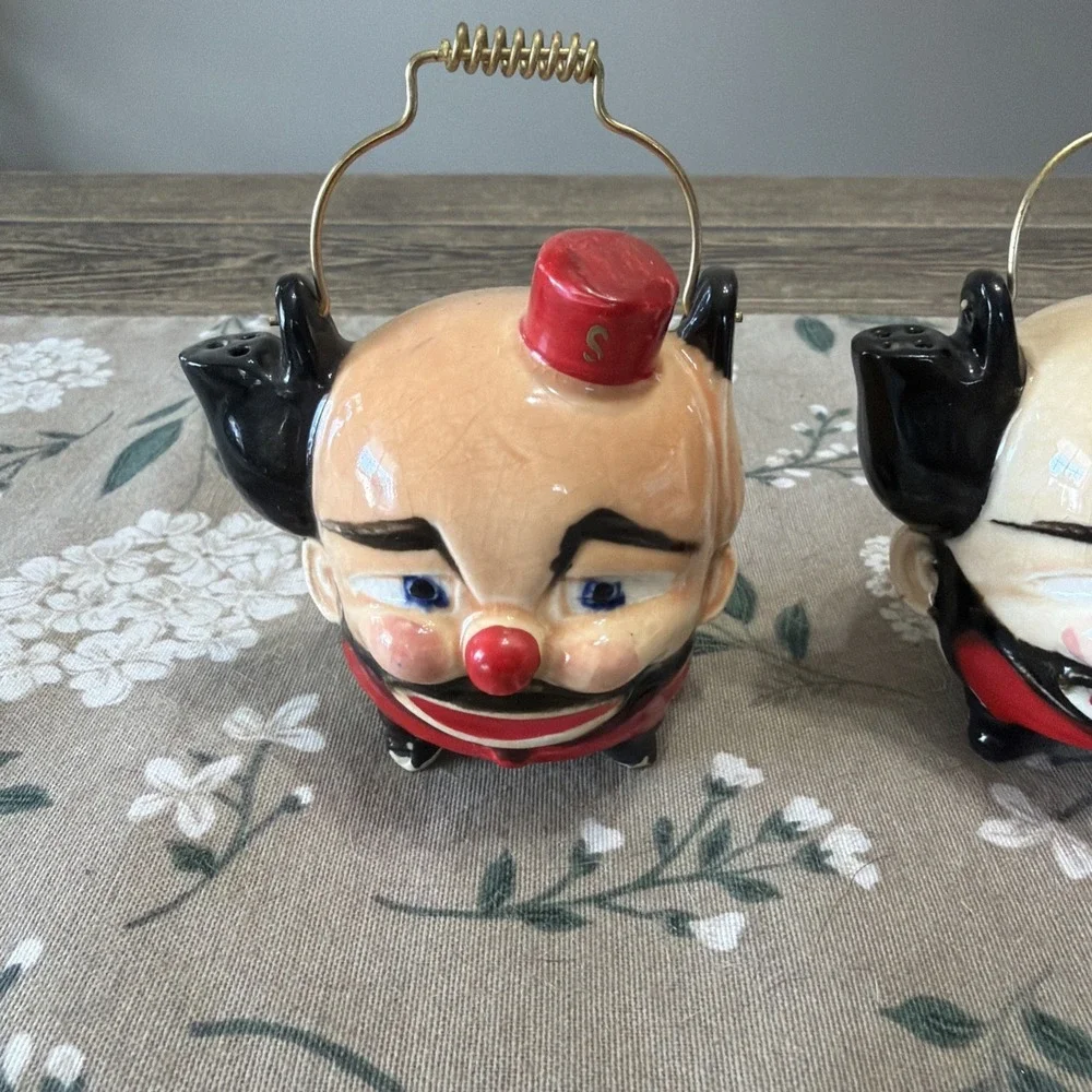 Vintage‎ Japan Salt & Pepper Shakers Clown Teapot Kettle Ceramic Pair